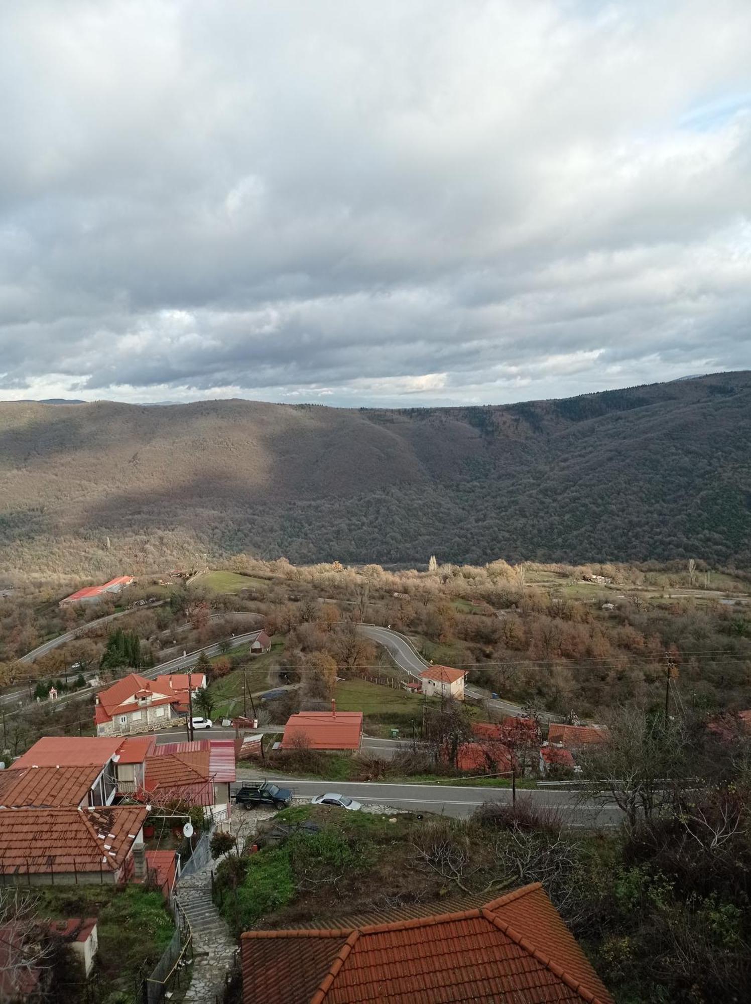 Άγρια Λούλουδα Κατοικία Αρμονία Timfristos Dış mekan fotoğraf