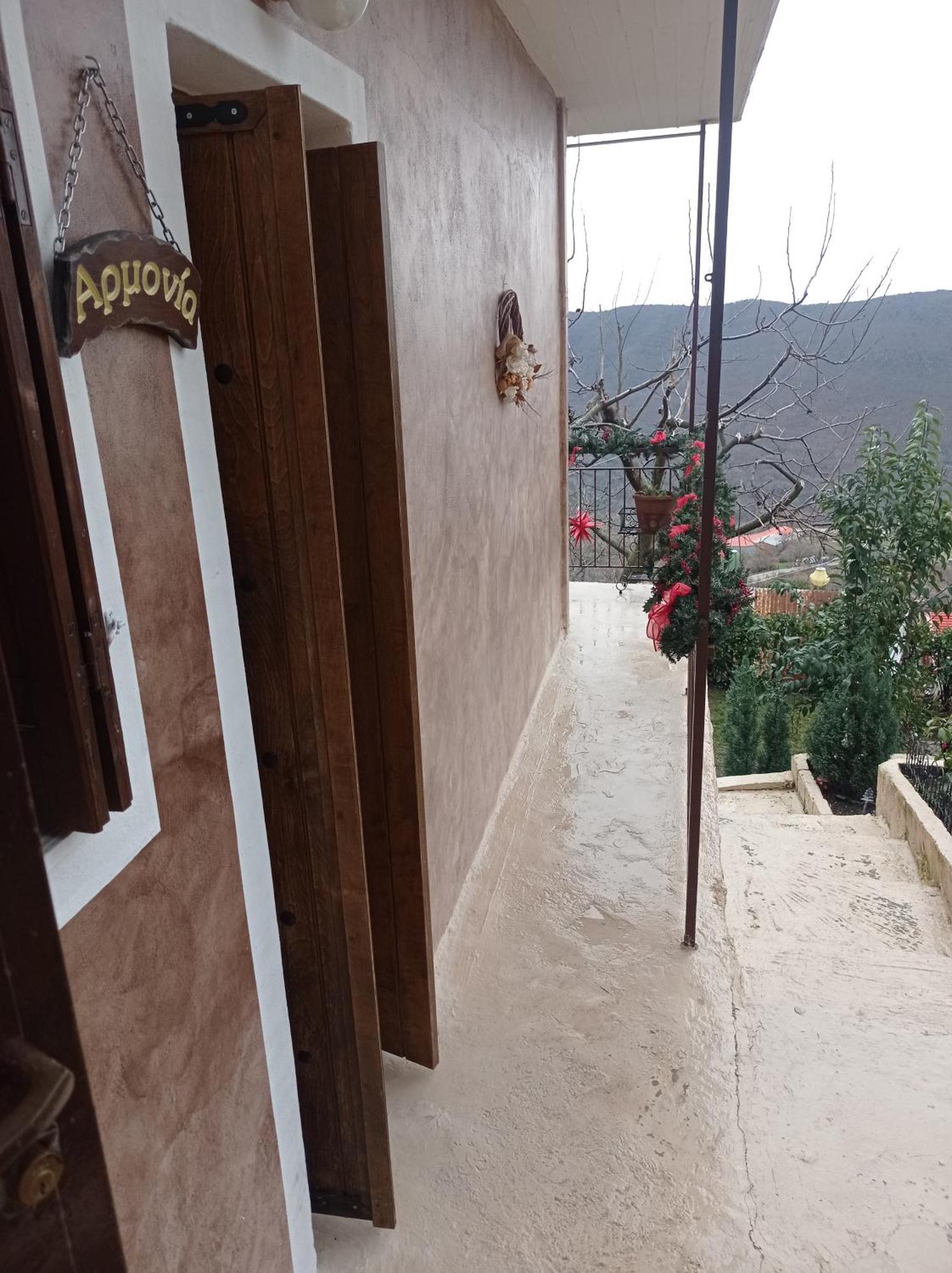 Άγρια Λούλουδα Κατοικία Αρμονία Timfristos Dış mekan fotoğraf